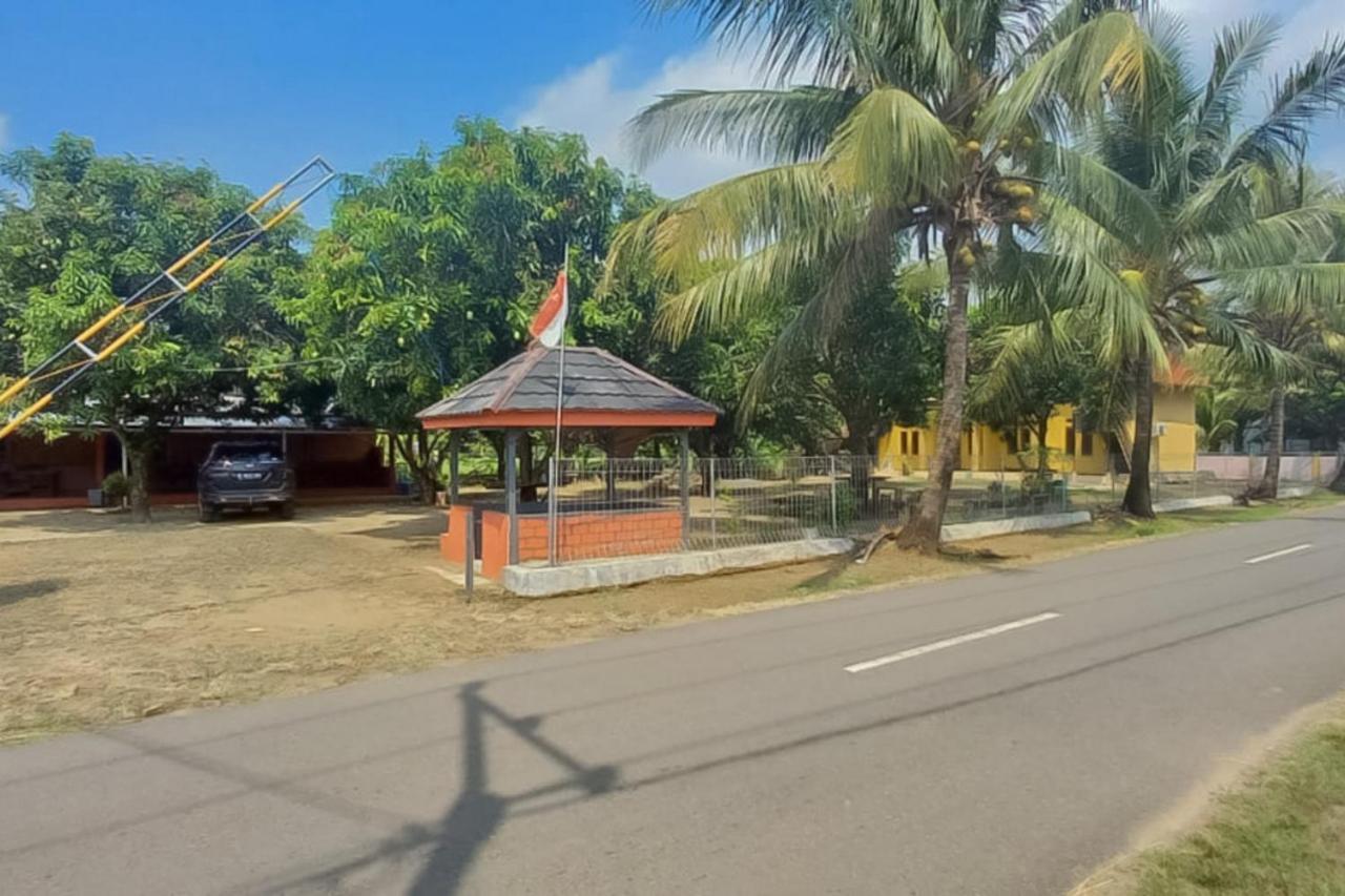 Aa Bungsu Syariah Balekambang Ciletuh Sukabumi Redpartner Hotell Cilowa Eksteriør bilde